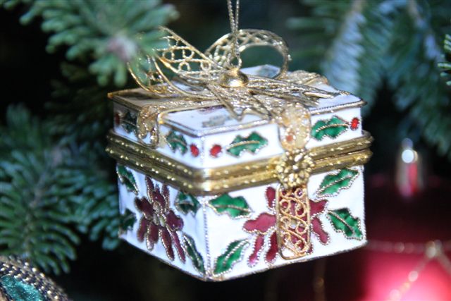 Blog Photo - Christmas Ornaments Gift Box